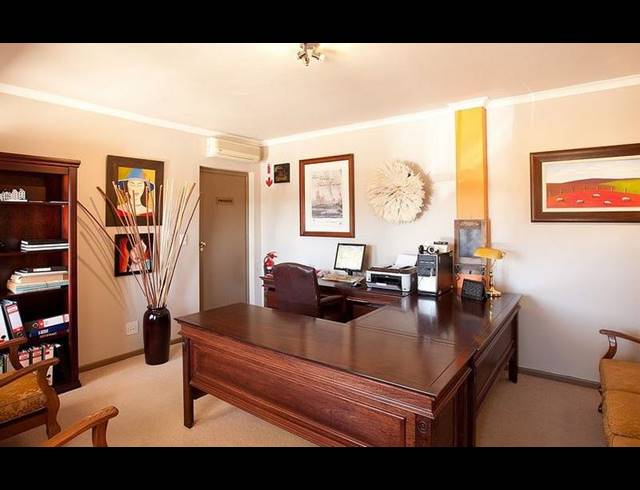 6 BEDROOM HOUSE FOR SALE IN PAARL